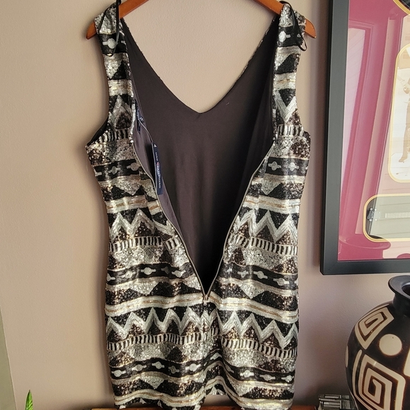 NWT! One Clothing Los Angeles Black Silver Geometric Sequin Dress Size Large - Picture 2 of 8